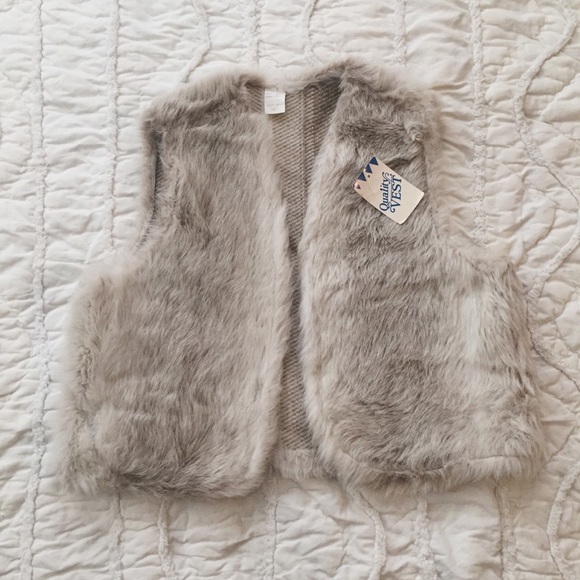Vintage Jackets & Blazers - ➪ Vintage faux fur vest